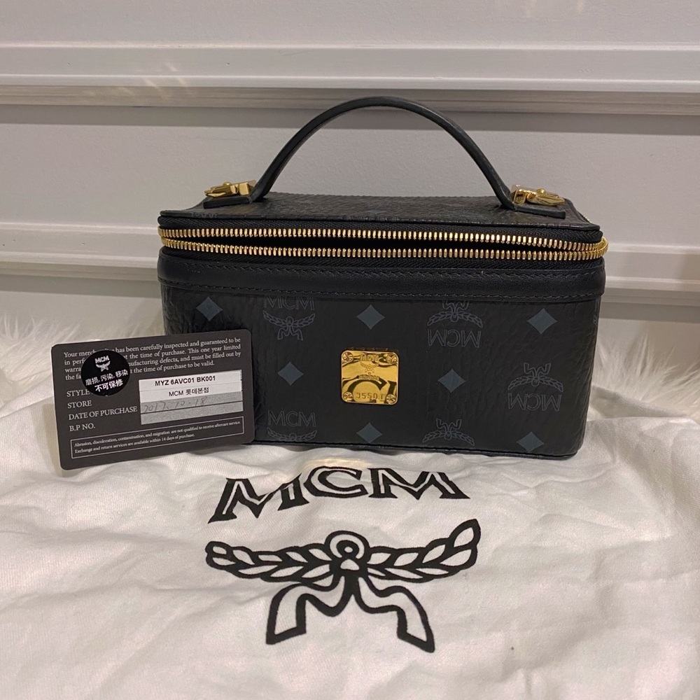 🥰SOLD🥰 MCM rockstar vanity case